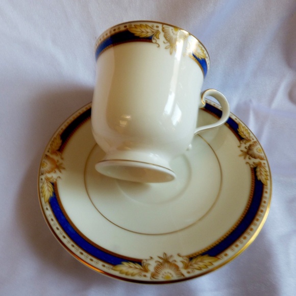 Mikasa Grimaldi Porcelain gold & cobalt blue Footed Tea Cup & Saucer set - Picture 3 of 8